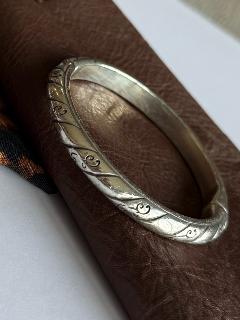 BRIGHTON HINGE SCROLL ROUND BRACELET WITH MAGNETIC CLOSURE